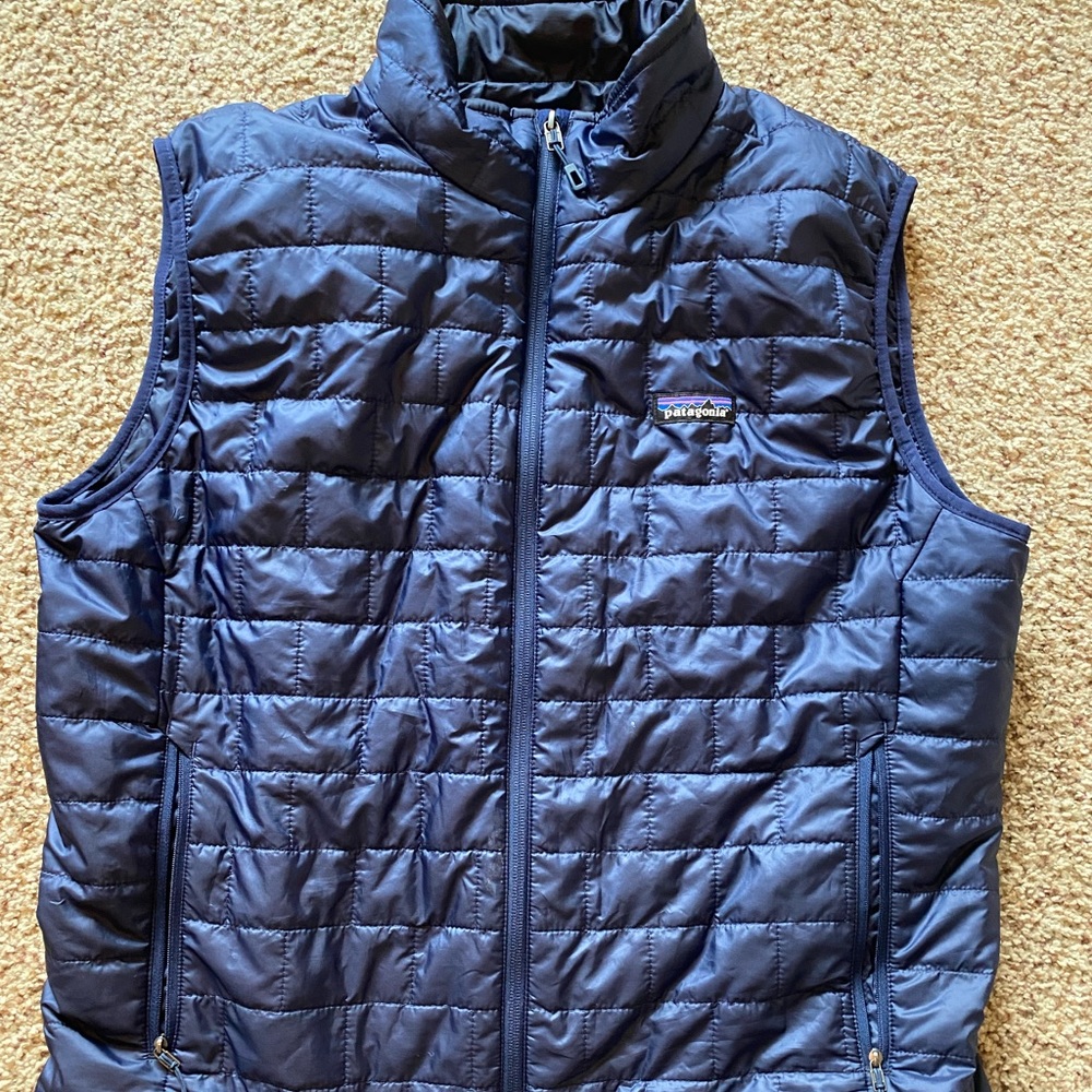 New without tags Patagonia men’s vest.